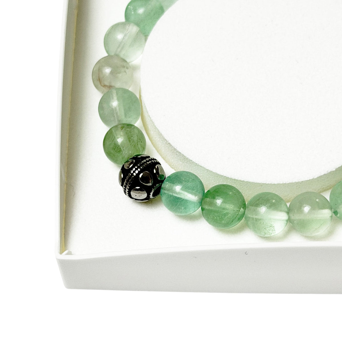 Bracciale in giada verde e sfera per lei
