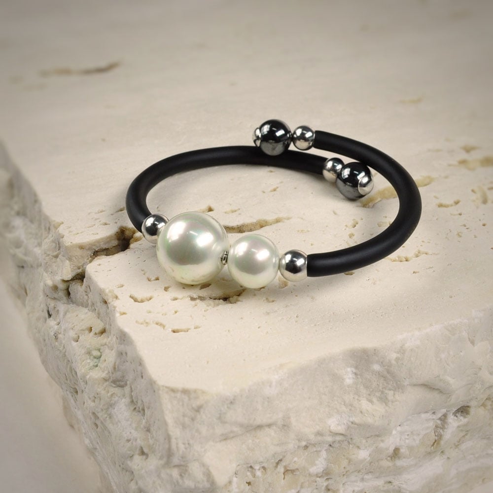 Bracciale in perle di maiorca – 10 e 14 mm – Lunghezza regolabile