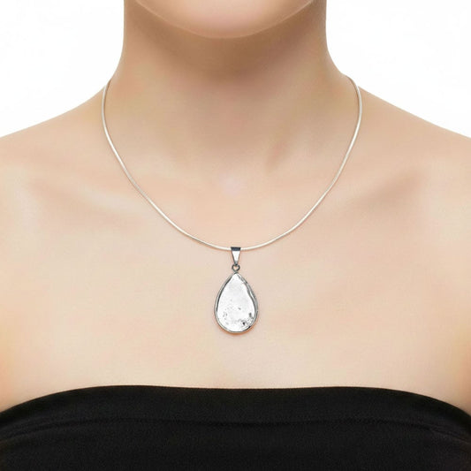 Ciondolo in cristallo di rocca – Goccia con montatura in acciaio