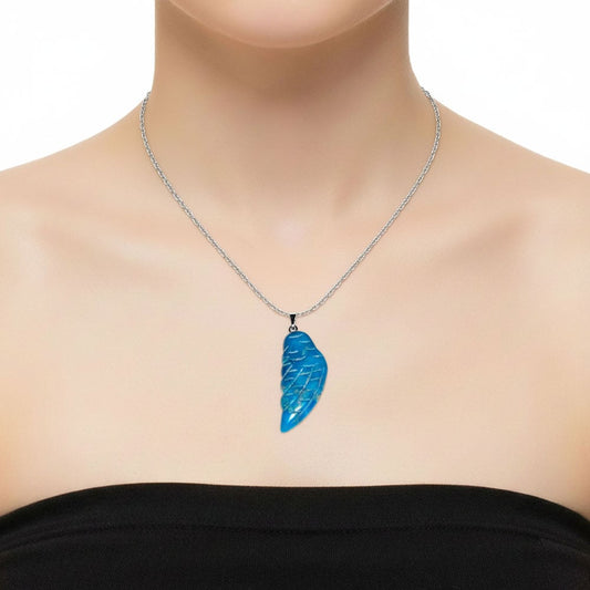 Ciondolo in howlite blu – Ala d'angelo