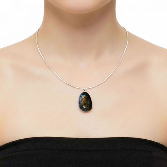 Ciondolo in labradorite – Pietra burattata