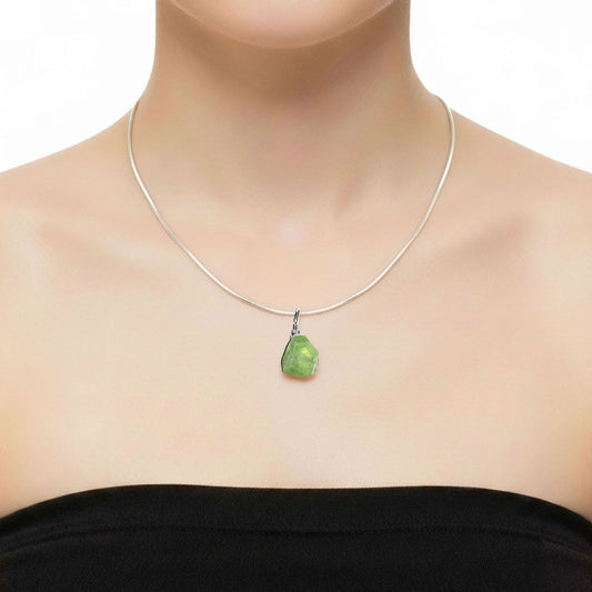 Ciondolo in peridoto – Pietra grezza