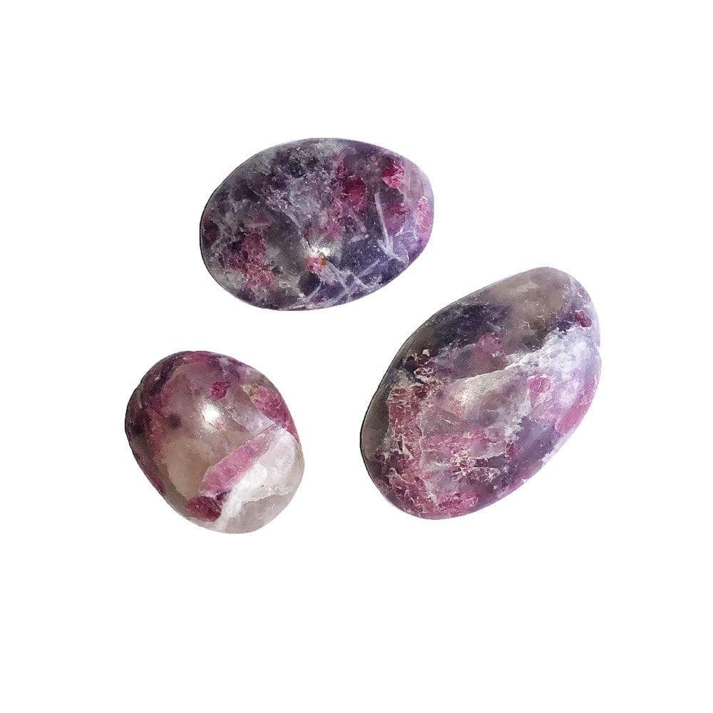 Pietra burattata di tormalina rosa su anidrite