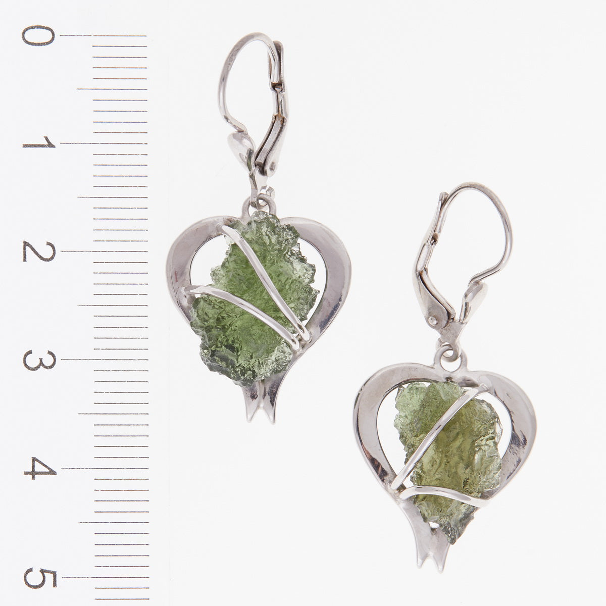 Orecchini in argento con Moldaviti naturali – cuore 7036 Codice catalogo: AN7036