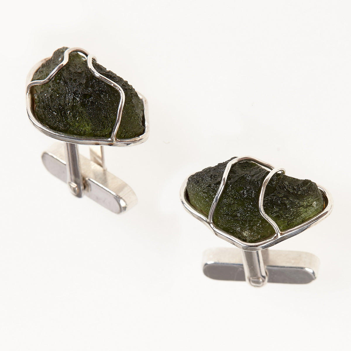 Bottoni per polsini con Moldaviti naturali 1736