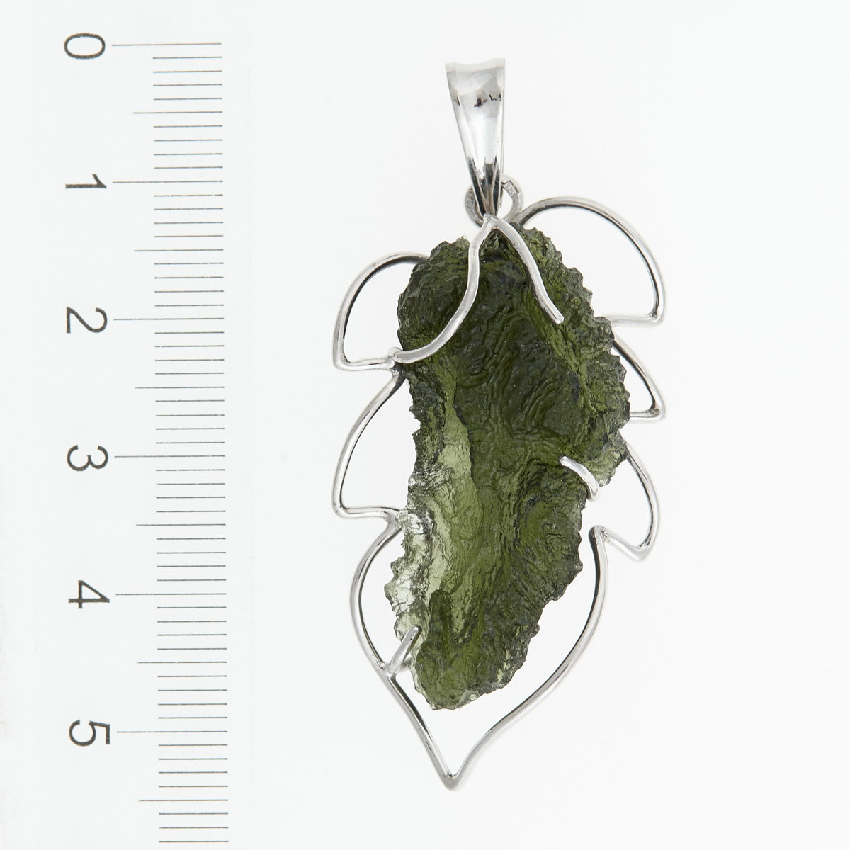 Ciondolo in argento con Moldavite – foglia d'albero 7806