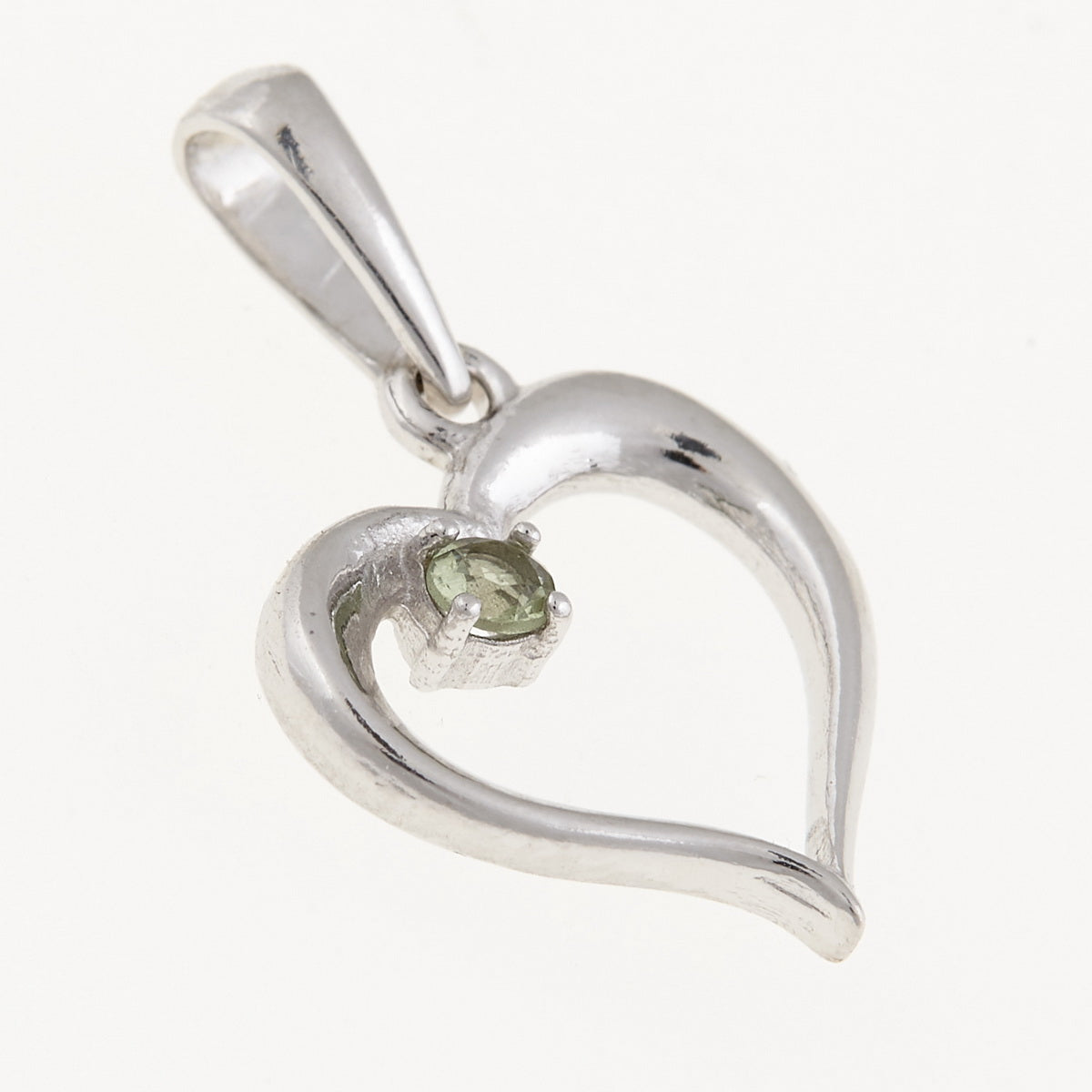 Ciondolo in argento con Moldavite – cuore 1379