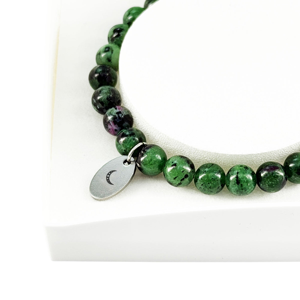 bracciale-in-rubino-sur-zoisite-perle-da-6-mm