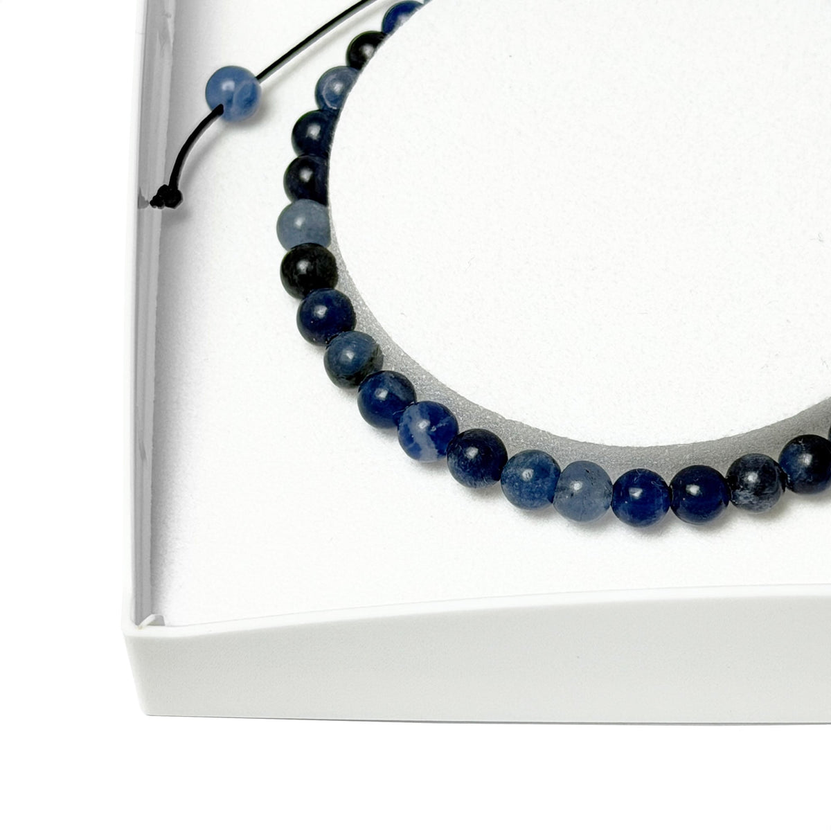 Bracciale in sodalite – Perle sferiche da 4 mm cordoncino regolabile