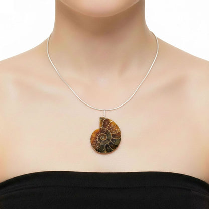 Ciondolo in ammonite – Pietra grezza