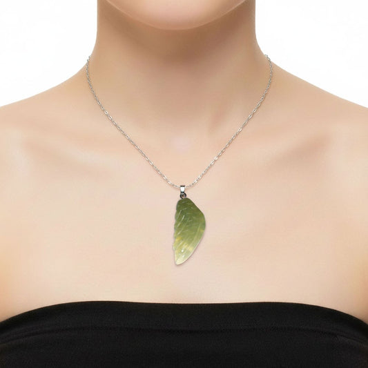 Ciondolo in giada verde – Ala d'angelo