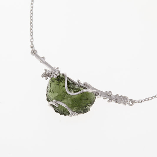 Collana in argento con Moldavite 8930