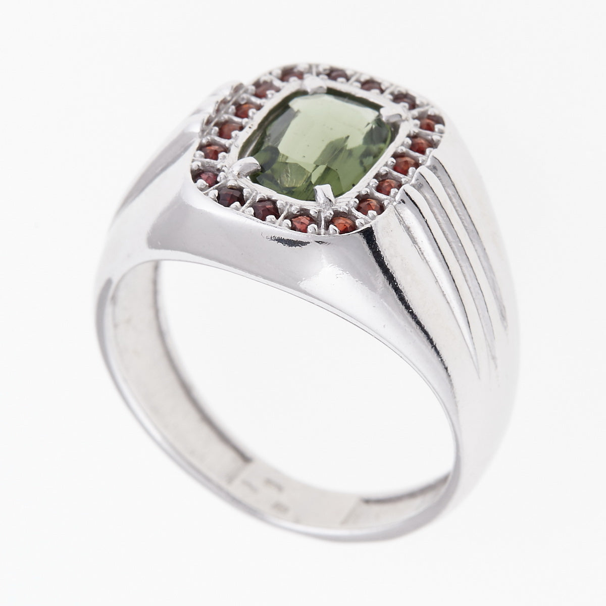 Anello da uomo in Argento con Moldavite e Granati 3103 Codice catalogo: AGVG3103