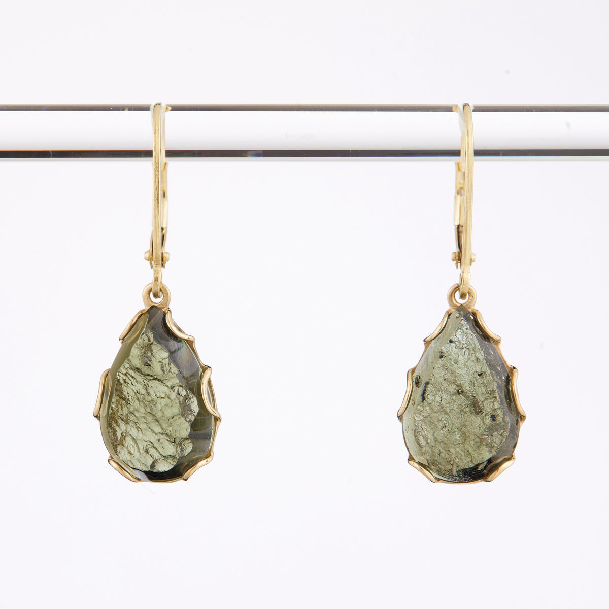 Orecchini d'oro con Moldaviti 149