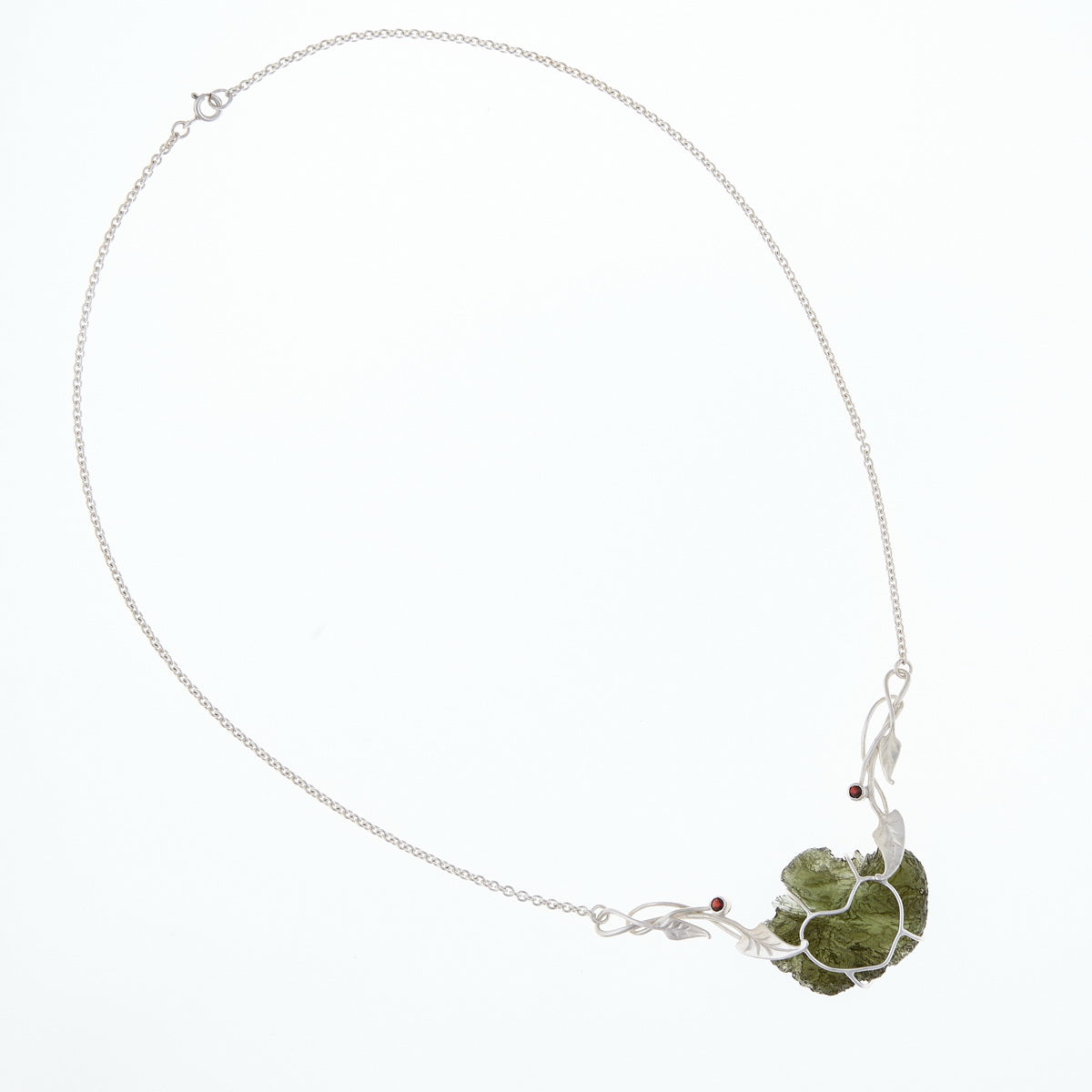 Collana in argento con Moldavite e Granati 7379