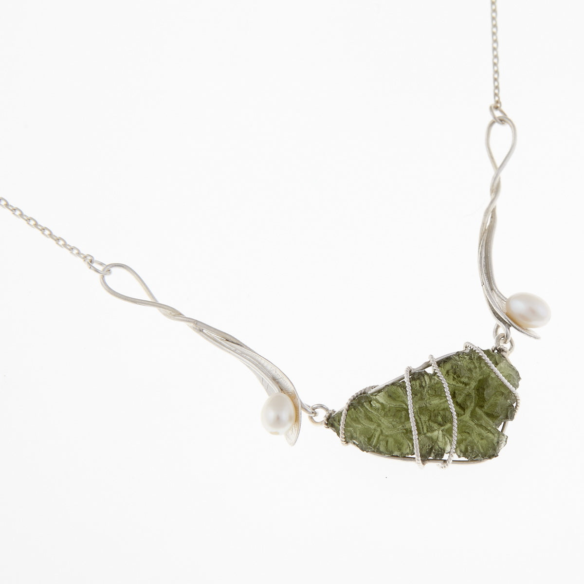 Collana in argento con Moldavite e perle 7758