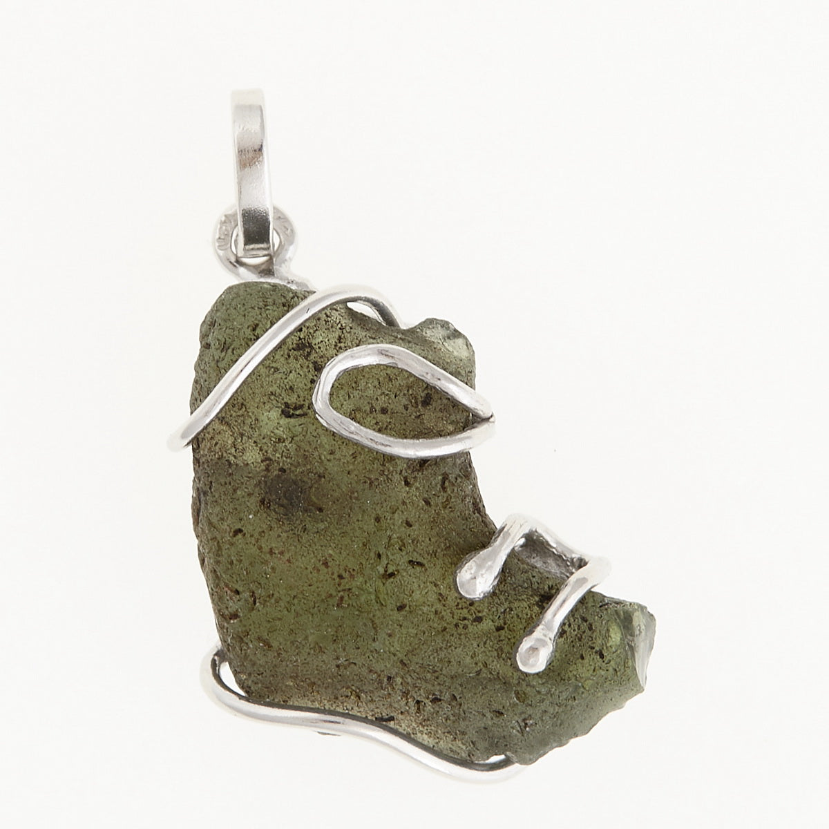 Ciondolo in argento con Moldavite – scarpa 141