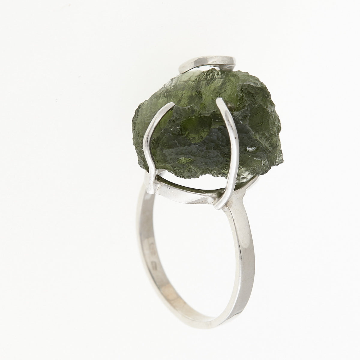 Anello in argento con Moldavite naturale 165