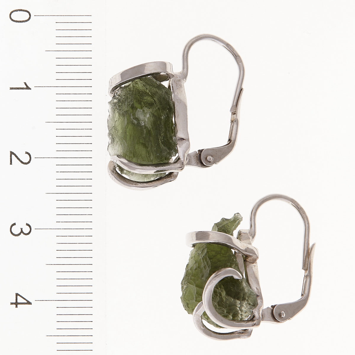 Orecchini in argento con Moldaviti naturali 267
