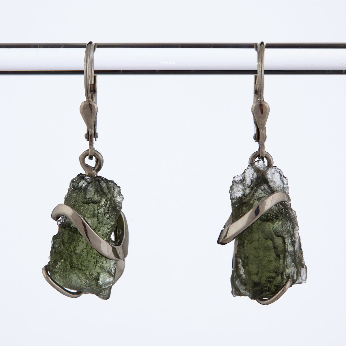 Orecchini in argento con Moldaviti naturali 311