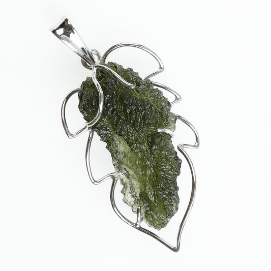Ciondolo in argento con Moldavite – foglia d'albero 7806
