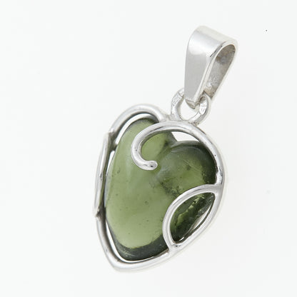 Ciondolo in argento con Moldavite – cuore 3