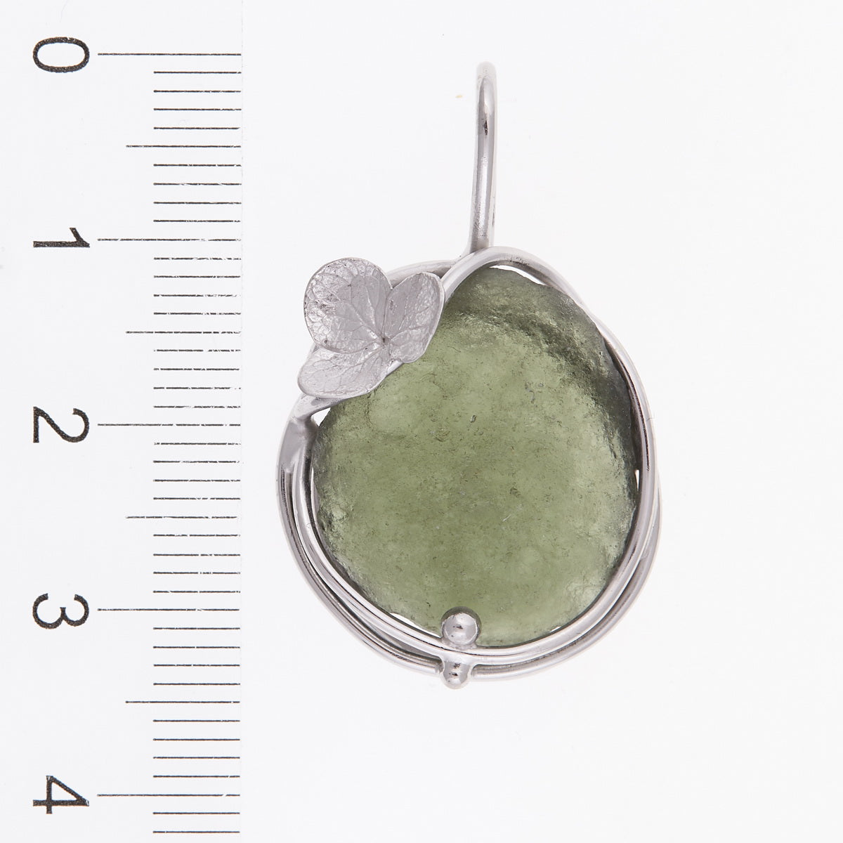 Ciondolo in argento con Moldavite – fiore di ortensia 003