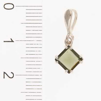 Ciondolo in argento con Moldavite 008-1