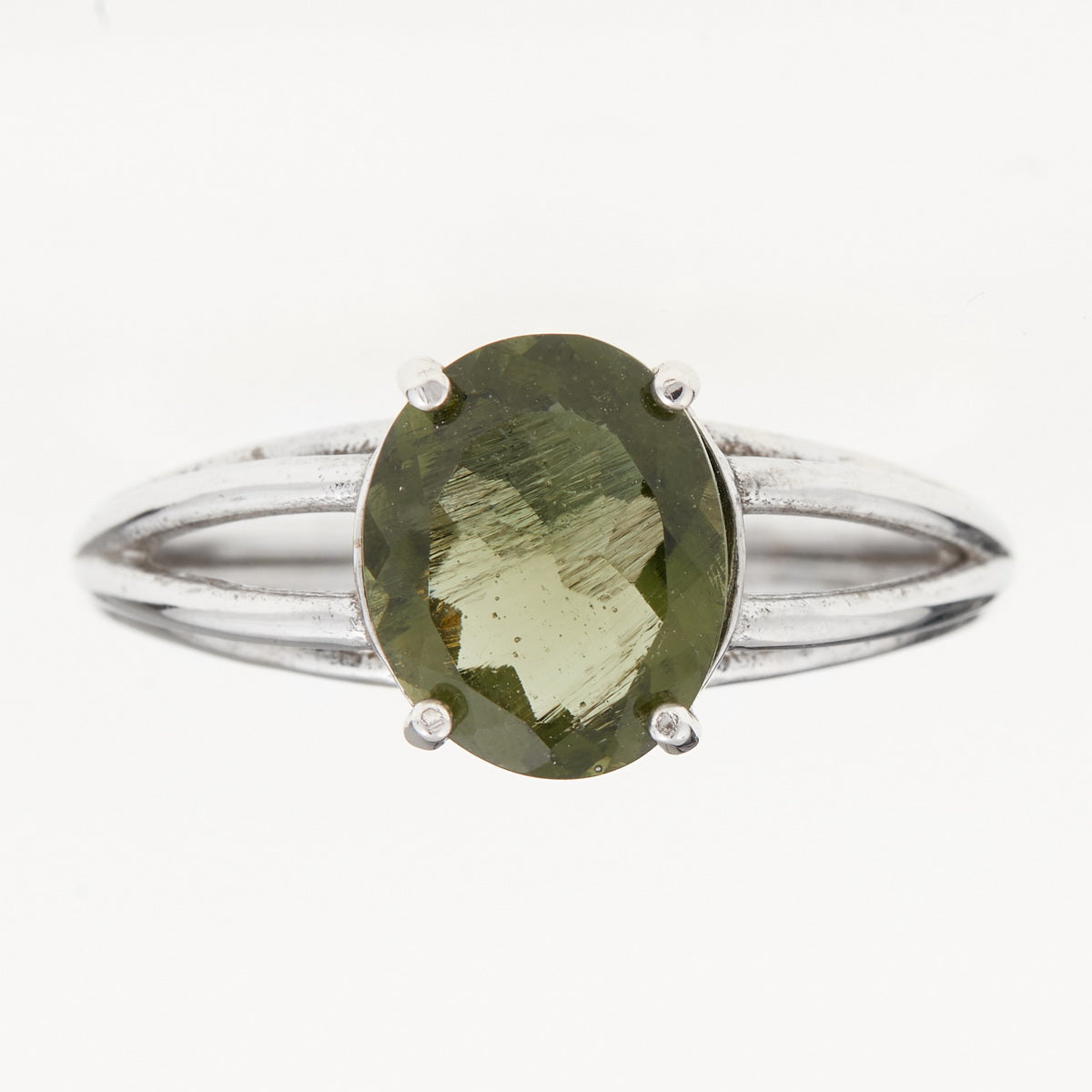 Anello in argento con Moldavite 528