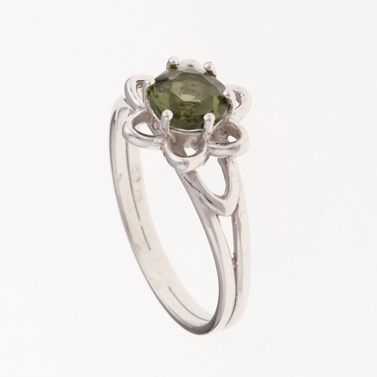 Anello in argento con Moldavite 584
