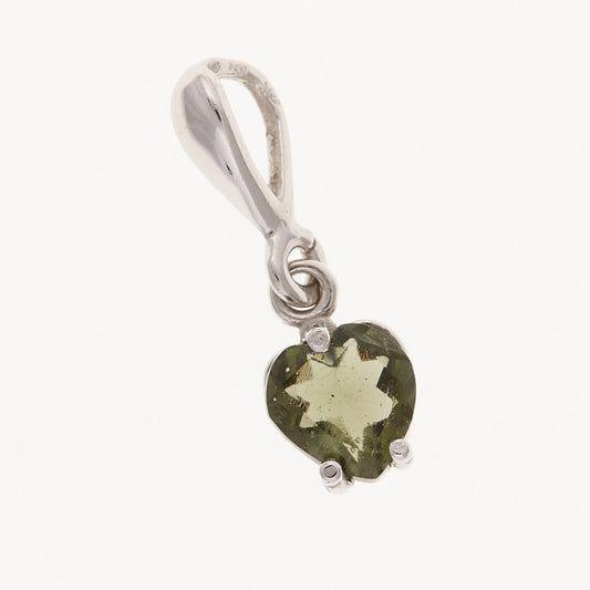 Ciondolo in argento con Moldavite – cuore 585